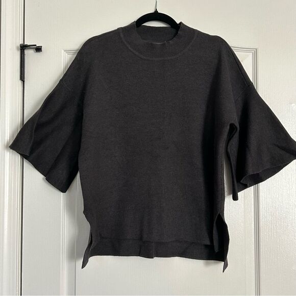 Anthropologie Sunday in Brooklyn Women’s Gray Flutter Bell Sleeve Top Medium - Picture 4 of 12